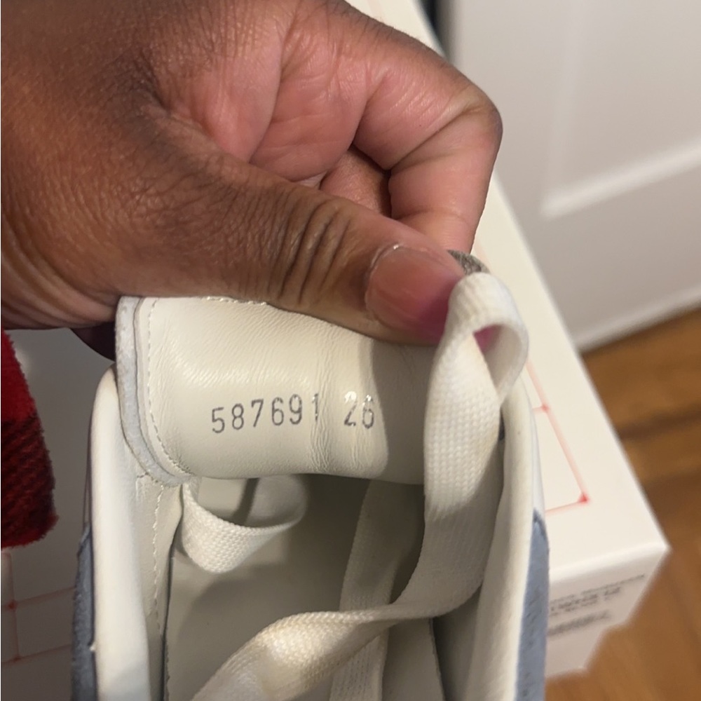 Kids sneakers